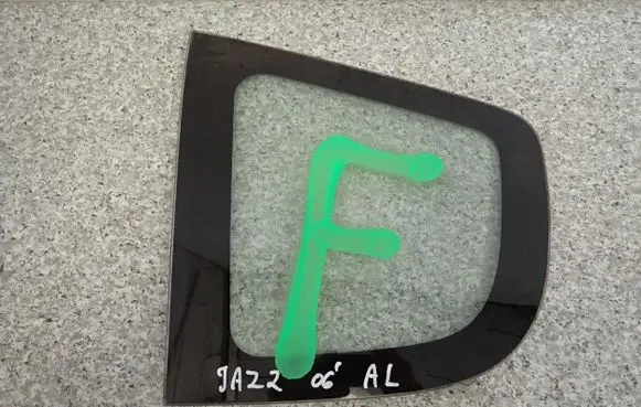 Honda Jazz Side middle window/glass 