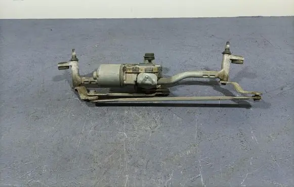 Front wiper linkage and motor