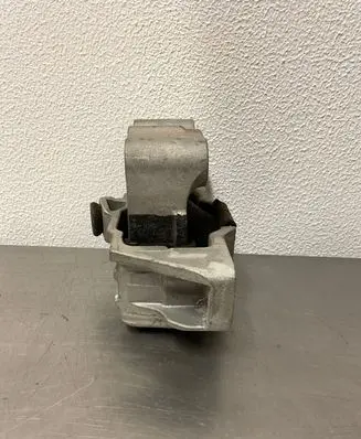 Jeep Grand Cherokee Engine mount bracket P68252999AB 00534116150