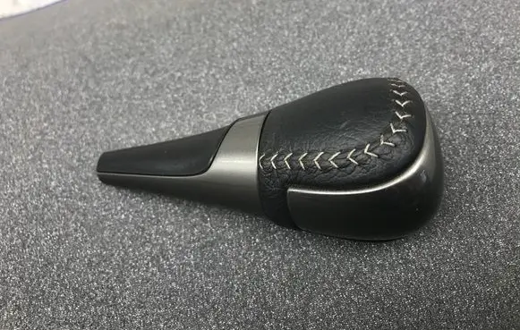 Toyota Yaris Gear lever shifter trim leather/knob