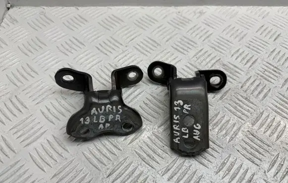 Toyota Auris 150 Front door hinge set 6871002060 6873002050