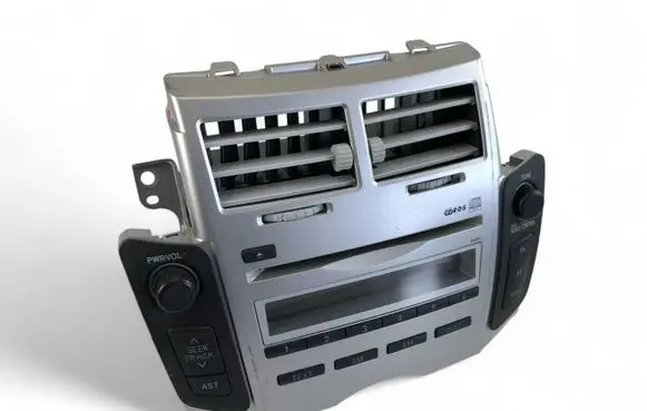 Toyota Yaris Radio/CD/DVD/GPS head unit 861200D200