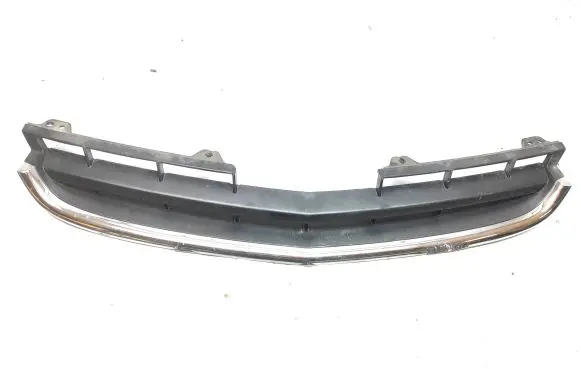 Opel Antara Front bumper upper radiator grill 96433242