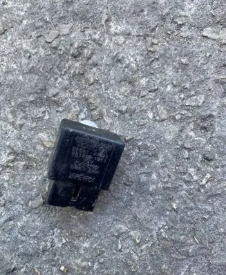 Toyota Avensis T270 Rear light relay 895A147010