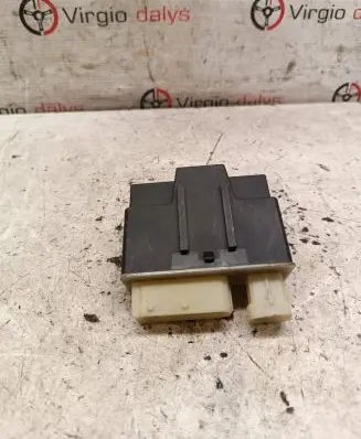 Citroen C5 Glow plug pre-heat relay 9652021180 018010951 1120140236