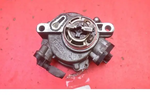 Ford Grand C-MAX Vacuum pump 9804021880