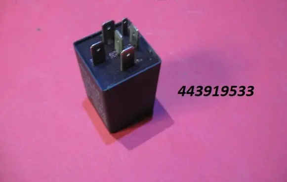 Audi A4 S4 B5 8D Seat heating relay 443919533