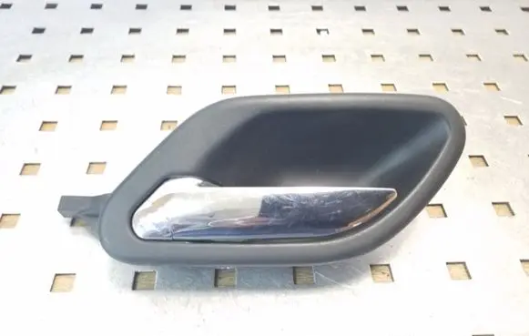 BMW 5 E39 Front door interior handle 8226049