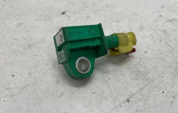 Volkswagen Golf VI Airbag deployment crash/impact sensor 5K0959351