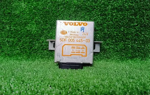 Volvo 850 Hand brake control module 5DF00544503