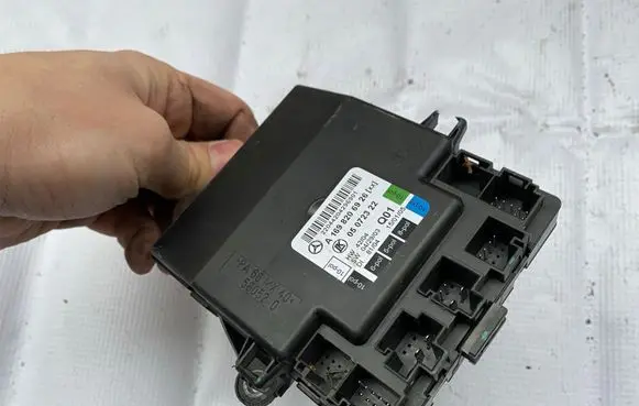 Mercedes-Benz B W245 Door control unit/module A1698206926 1698206926