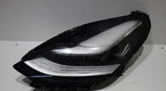 Tesla Model 3 Headlight/headlamp 107737530B 1818992745 89L81L01