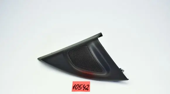Front door high frequency speaker