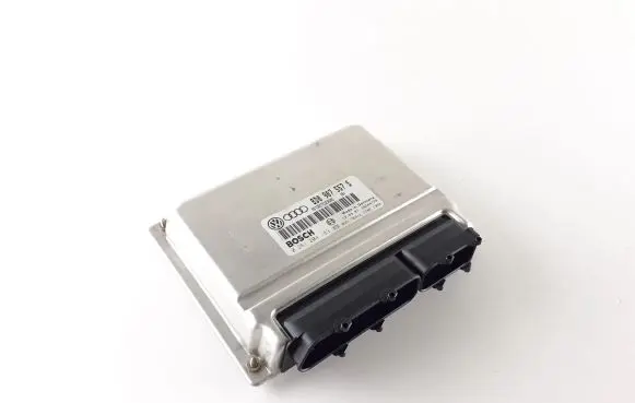 Audi A4 S4 B5 8D Engine control unit/module 8D0907557S 0261204183