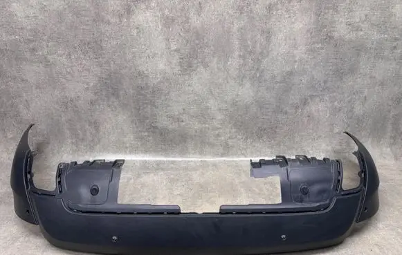 Land Rover Discovery 5 Front bumper lip HY32-17D781-A