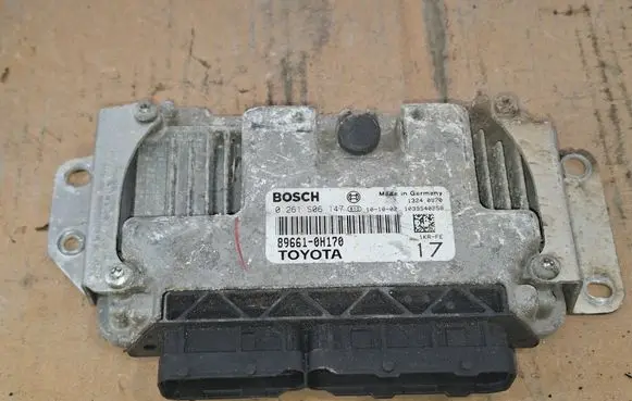 Toyota Aygo AB40 Engine control unit/module 0261S06147 896610H170 1039S40258