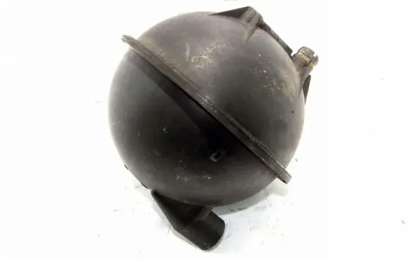Vacuum air tank