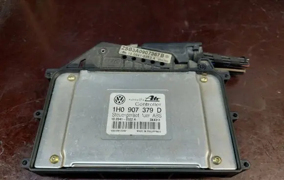 Volkswagen PASSAT B4 ABS control unit/module 1H0907379D 10094103224 B304M17D89