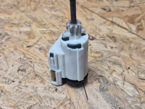 Audi A4 S4 B7 8E 8H Brake pedal sensor switch 8E0927189B 0209
