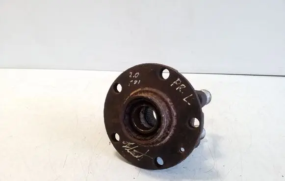 Front wheel hub