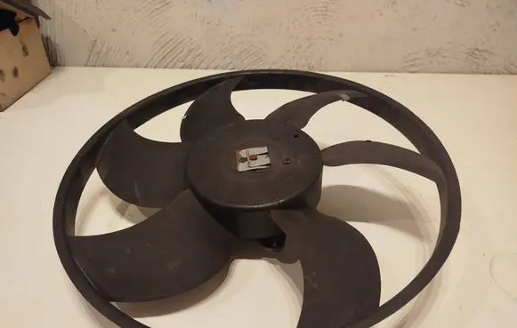 Renault Kangoo II Electric radiator cooling fan 5000241 3S364210 P2013