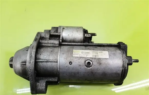 Skoda Superb B5 (3U) Starter motor 068911024E