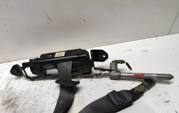 Volvo V70 Front seatbelt 8626240 8626249