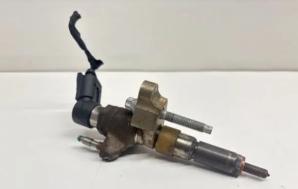 Volvo V50 Fuel injector 9674973080 50274V05 63443KK02