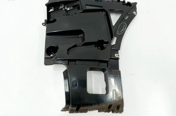 Rear bumper mounting bracket