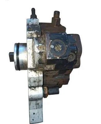 Mercedes-Benz E W211 Fuel injection high pressure pump A6110701401 0445010048 6460700101