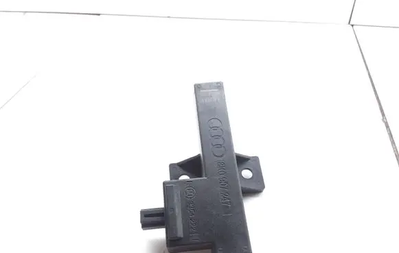 Volkswagen Touareg II Other devices 8K0907247 33542221