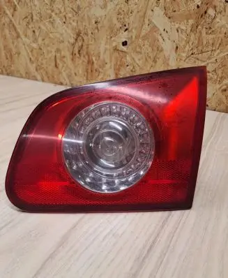 Volkswagen PASSAT B6 Tailgate rear/tail lights 272002 SJ3