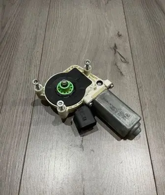 BMW 5 E60 E61 Front door window regulator motor 6922267 7766005404 19095285