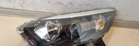 Renault Captur Headlight/headlamp 260607817R 030128120100 343402A0