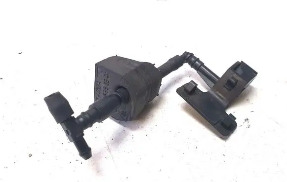 Mercedes-Benz ML W164 Windshield washer spray nozzle A1648601147