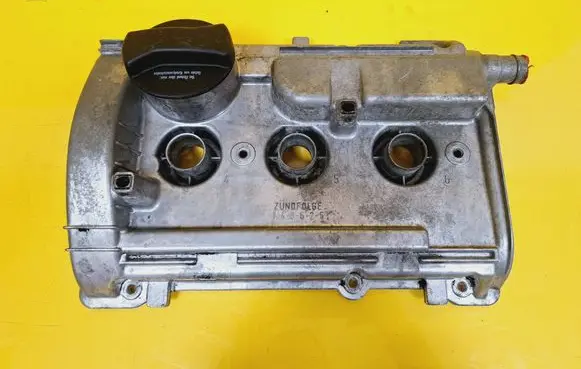 Audi A4 S4 B6 8E 8H Rocker cam cover 078103471R