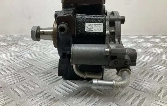 Skoda Superb B6 (3T) Fuel injection high pressure pump 03L130755E
