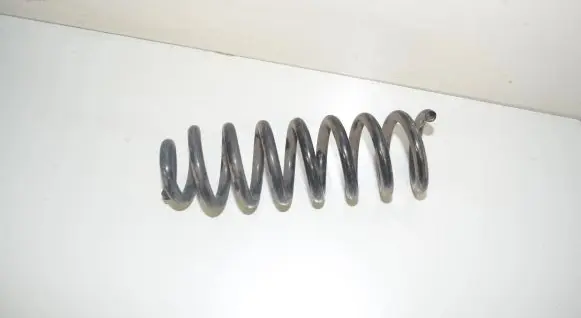 Mercedes-Benz C W205 Rear coil spring