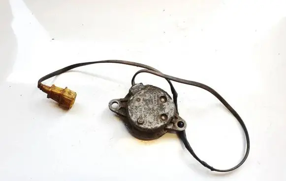 Volvo 850 Camshaft position sensor 0232101030 9143648
