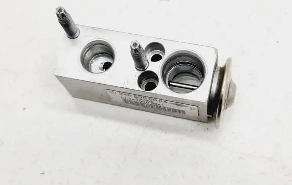 Air conditioning (A/C) expansion valve