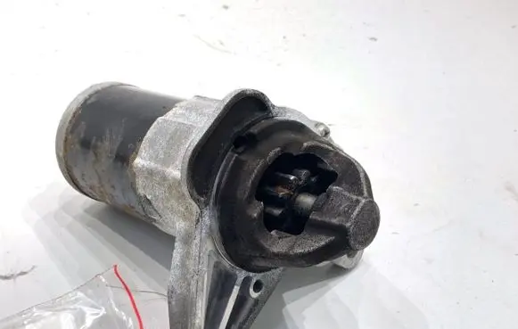 Mazda 3 Starter motor M000T26171
