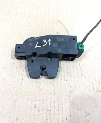 Loading door lock