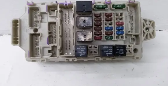 Mitsubishi Grandis Fuse module 402091530 9184