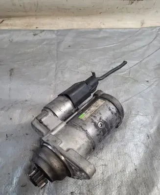 Volkswagen Golf VI Starter motor 02Z911024A