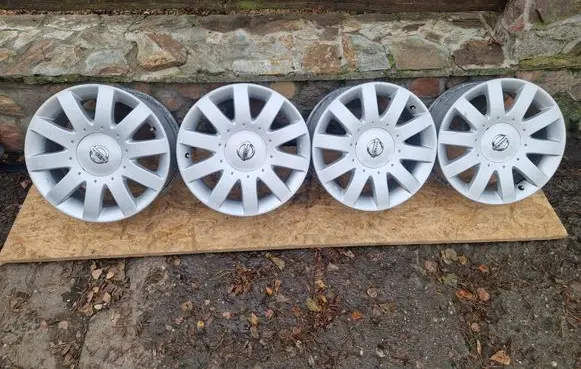Nissan Qashqai R17 alloy rim