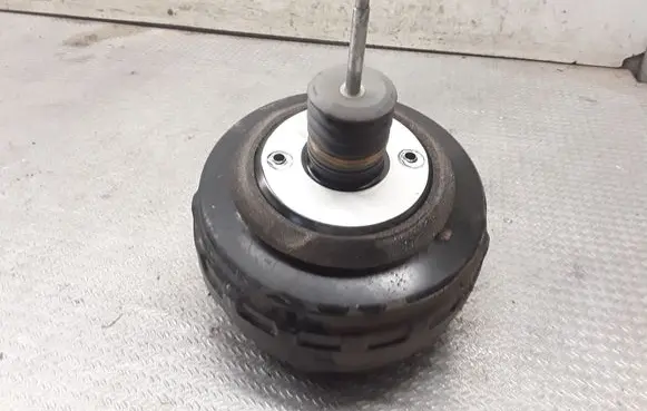 Opel Astra J Brake booster 13338058