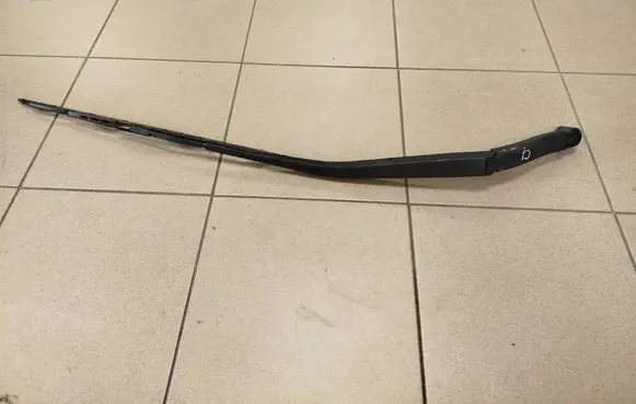 Subaru B9 Tribeca Front wiper blade arm A2200LA