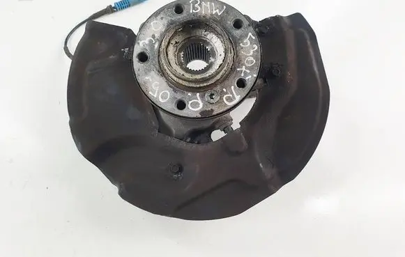 BMW 5 E60 E61 Front wheel hub spindle knuckle 551001033