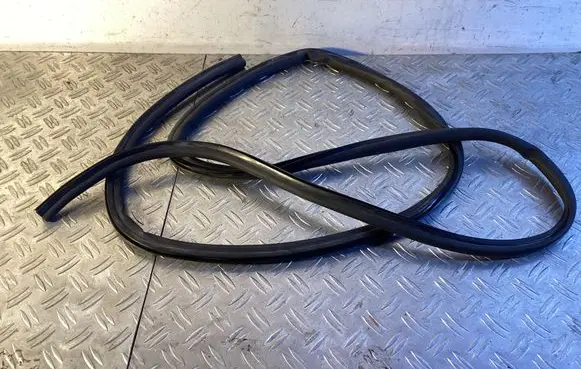 BMW 5 F10 F11 Engine compartment rubber 7019779