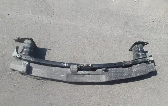 Front bumper foam support bar